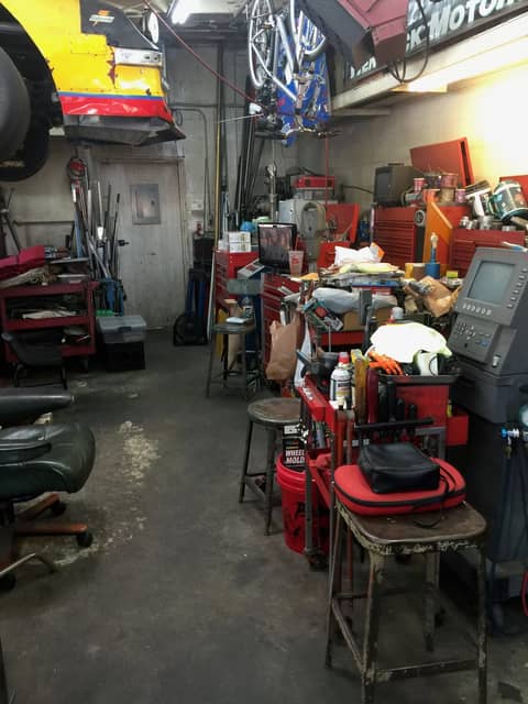 Working Auto Repair Garage, photo 4