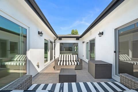 Spacious Remodeled Valley Home with Pool and Billiards, photo 5