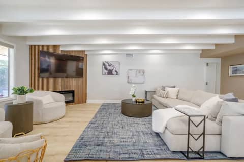 Renovated Entertainer's Home with Spa, photo 6