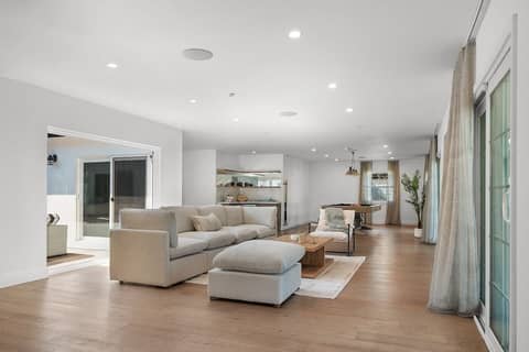 Spacious Remodeled Valley Home with Pool and Billiards, photo 6