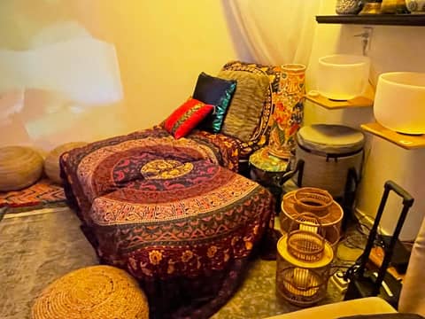 Moroccan Lounge Studio with Multiple Themed Rooms, photo 6