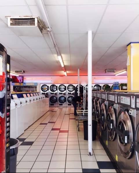 Retro Neon Laundromat, photo 4