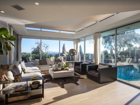 Mid-Century View Home with Wraparound Pool Deck, photo 4