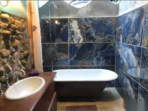 Artsy Canyon Cottage with Stone Walls and Oak Trails, photo 7