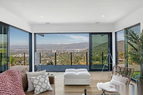 Hollywood Hills View Modern with Rooftop Deck, photo 6