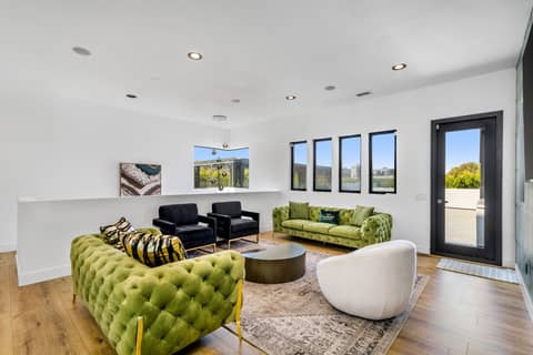 Luxury Modern Home with Marble Floors and Lounge Den, photo 9