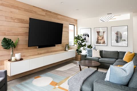 Light-Filled Modern Home with Black Chef's Kitchen, photo 4