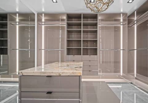 Glass-Walled Modern with Pool and Wine Cellar, photo 9