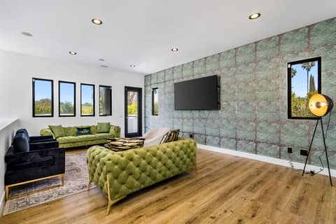 Luxury Modern Home with Marble Floors and Lounge Den, photo 8