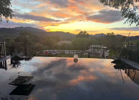 Hilltop View Estate with Infinity Pool and Event Lawn