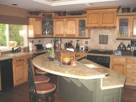 Ranch Home with Old West Saloon, photo 6
