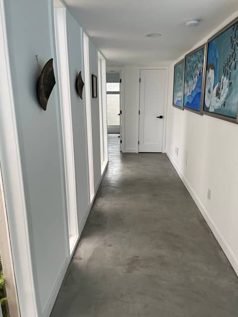 Mid-Century Courtyard Pool Home, photo 4