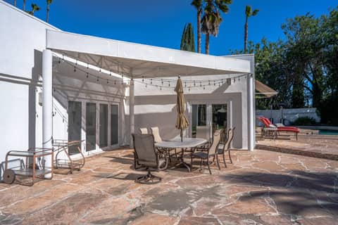 1960s Modernist Pool Home, photo 5