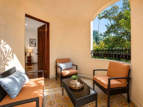 Mediterranean Villa with Pool, photo 6