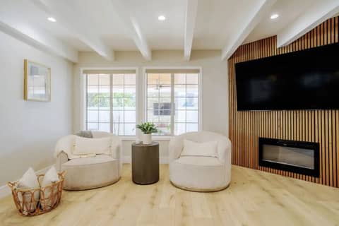 Renovated Entertainer's Home with Spa, photo 7