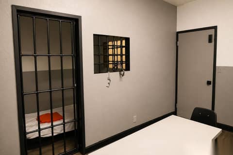 Jail Holding Cell Set