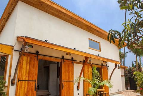 Mosaic Art Bungalow with Courtyard Lounge, photo 4