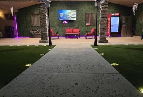 Resort Pool Home with Grotto, Waterslide and Cave Bar, photo 9