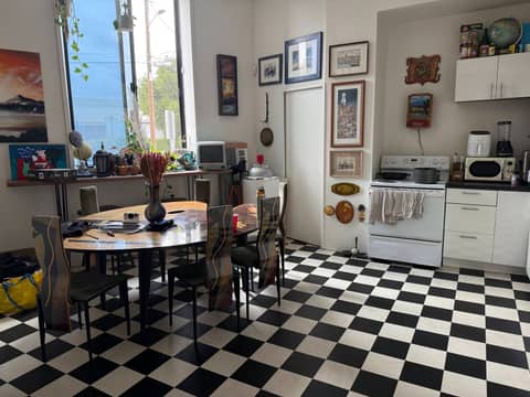 Funky Loft Studio with Vintage Clothing Shop, photo 6
