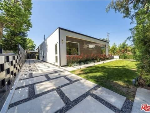 Single-Story Modern with Pool and Spa, photo 6
