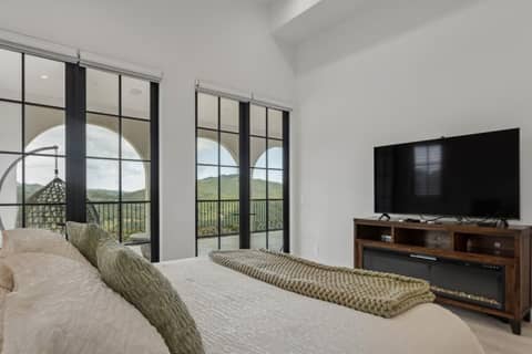 Stone Mediterranean Villa with Canyon Views, photo 8