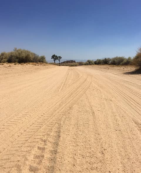 Open High-Desert Lot with Rock Formations, photo 6