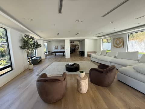 New-Build Modern Estate with Grand Staircase