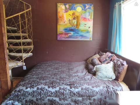 Artsy Canyon Cottage with Stone Walls and Oak Trails, photo 5