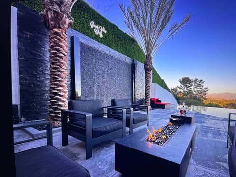 Modern Hillside Mansion with Spa, photo 4