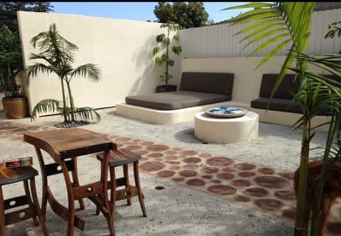 Mosaic Art Bungalow with Courtyard Lounge, photo 5