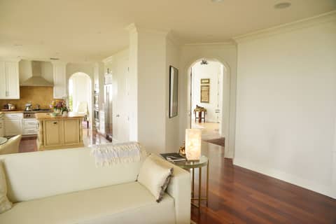 Hilltop Mediterranean Estate, photo 7