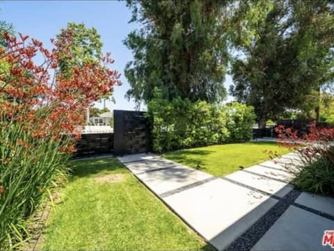 Single-Story Modern with Pool and Spa, photo 8