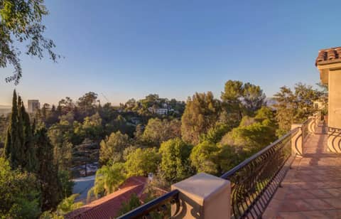 Hilltop City-View Home, photo 7