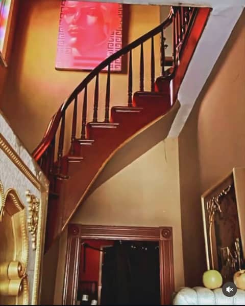 1880s Victorian Mansion