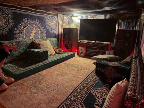 Funky Loft Studio with Vintage Clothing Shop, photo 7