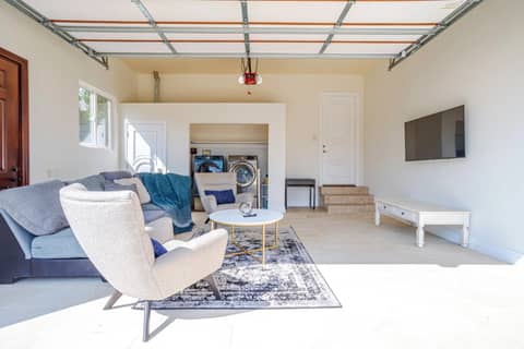 Modern Four-Bedroom with Chef's Kitchen, photo 6
