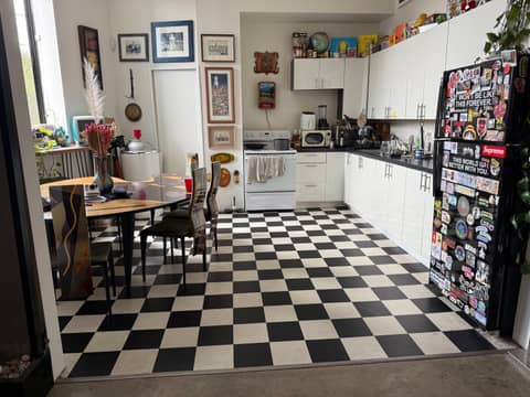 Funky Loft Studio with Vintage Clothing Shop, photo 5