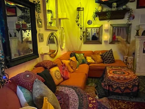 Moroccan Lounge Studio with Multiple Themed Rooms, photo 4