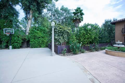 Twin-Home Spanish Estate with Pool and Gardens, photo 7