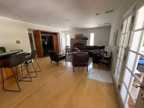 Classic Two-Story Home with Pool and Grand Piano, photo 5