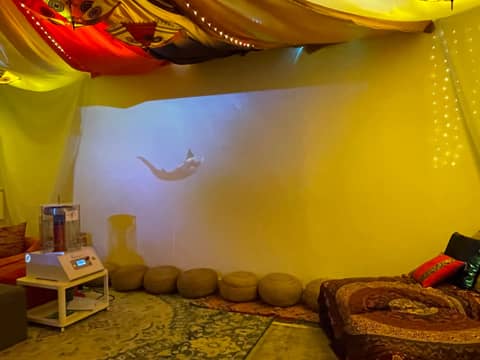 Moroccan Lounge Studio with Multiple Themed Rooms, photo 7