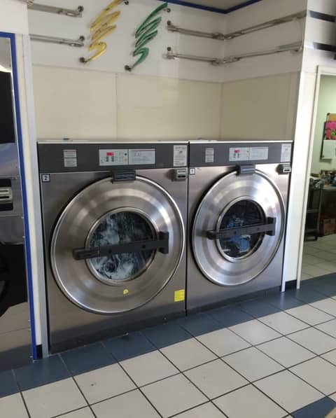 Retro Neon Laundromat, photo 7