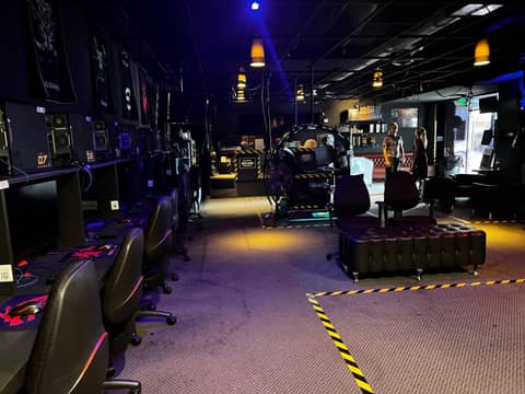 Neon Gaming Lounge and Cyber Cafe, photo 4