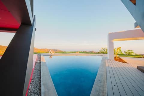 Futuristic Cliff-Top Estate with Infinity Pool, photo 5