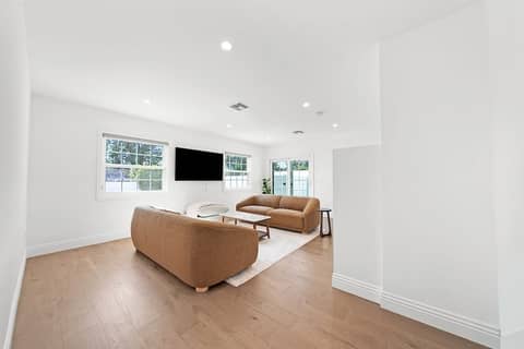 Spacious Remodeled Valley Home with Pool and Billiards, photo 9